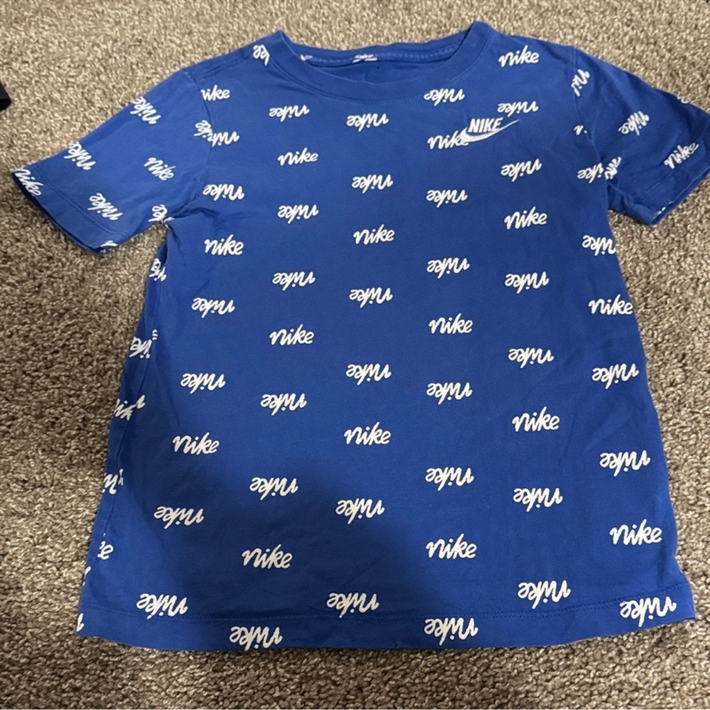 Boys Nike t